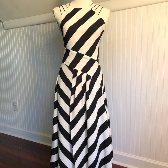 Karen Millen Striped Halterneck Midi Dress - Picture 5 of 7